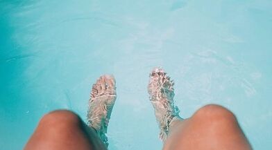 Prevention of the development of the fungus on the nails of the legs